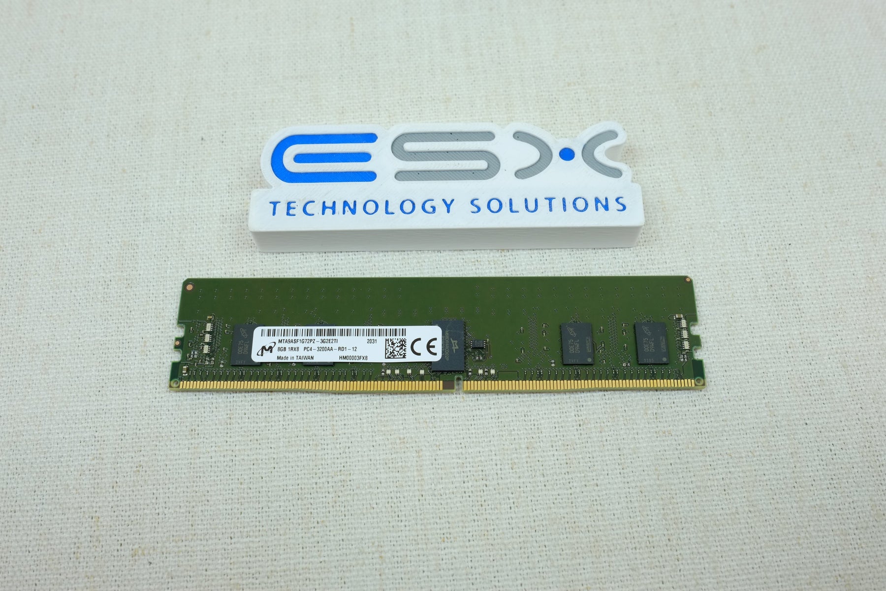 Micron MTA9ASF1G72PZ-3G2 8GB 1Rx8 PC4-3200AA DDR4 ECC Server Memory RDIMM