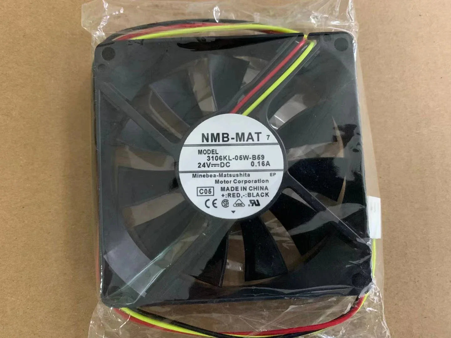 3106KL-05W-B59 NMB-MAT Cooling Fan A90L-0001-0422 24V DC 0.16A 80x80x15MM NMB