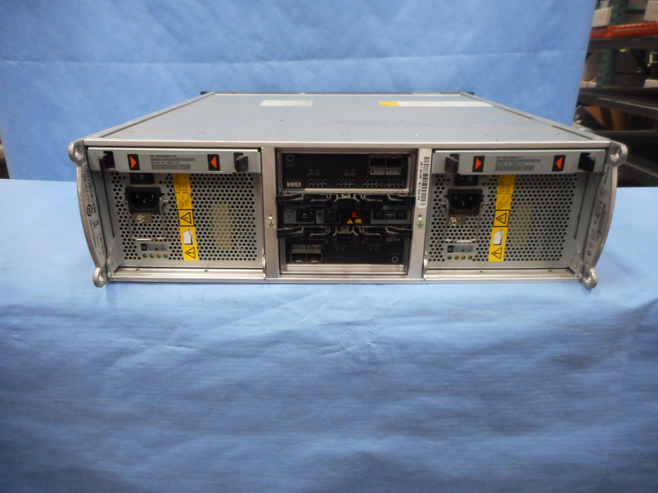 NetApp DS2246 with 12 x 200GB SSD, X446A-R6