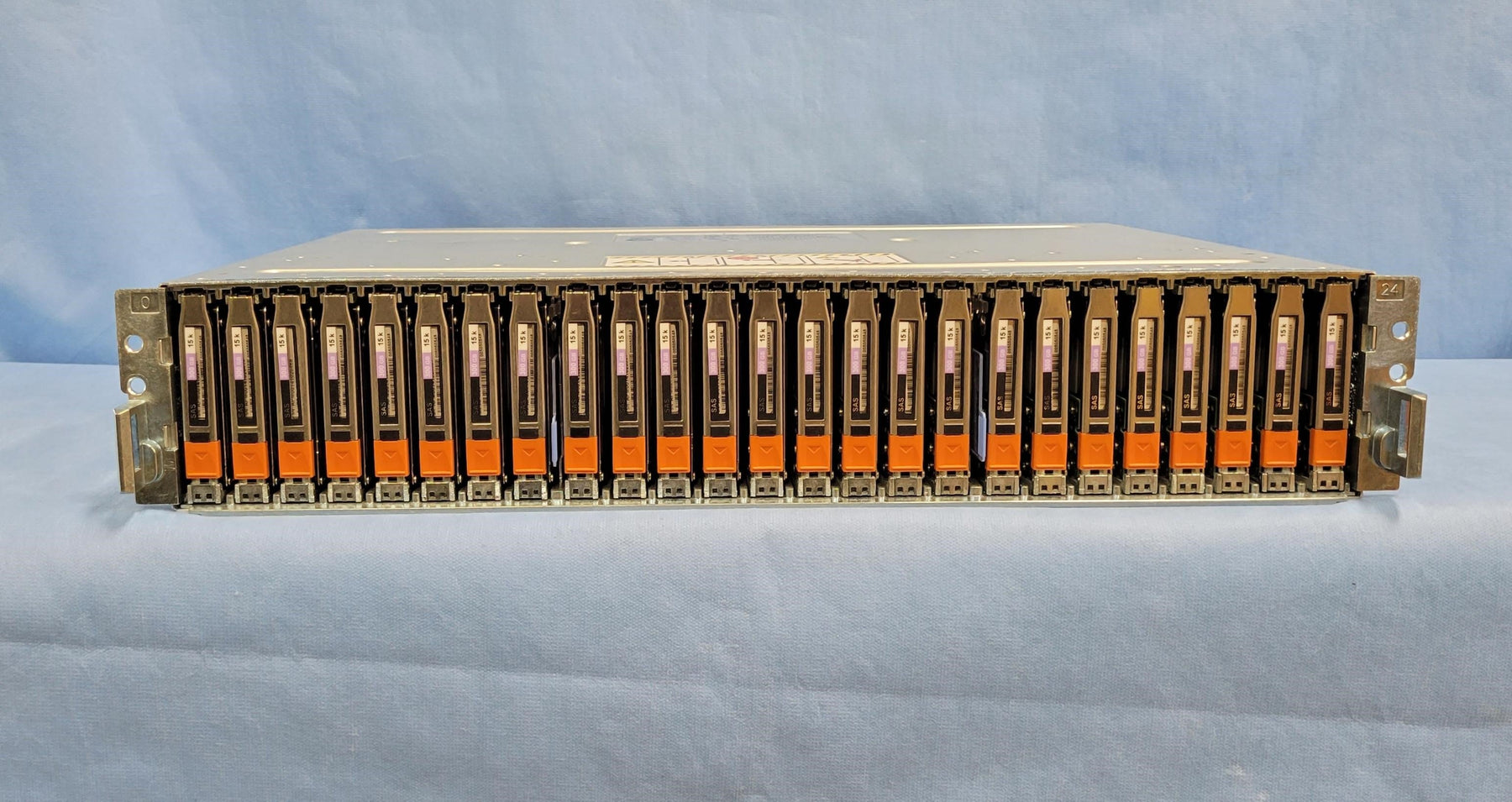 EMC 2U, 25-Bay shelf with 25 x 300GB 15K 2.5" 6G SAS Drive – PN: 005050548