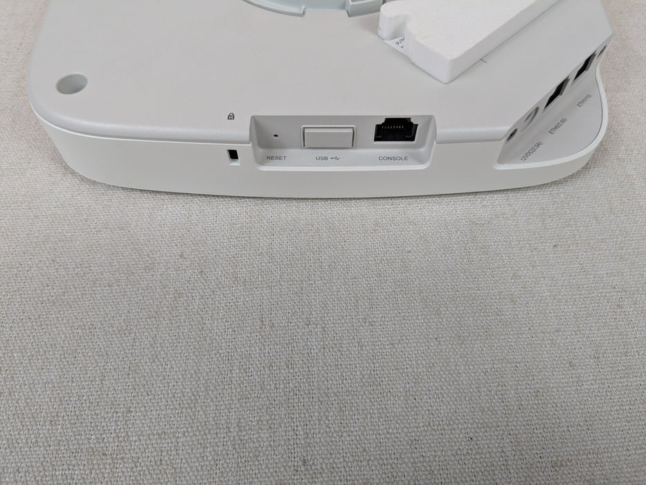 Extreme Networks AP510C-WW Dual Band Indoor Wireless Access Point WiFi6 w/ Mount