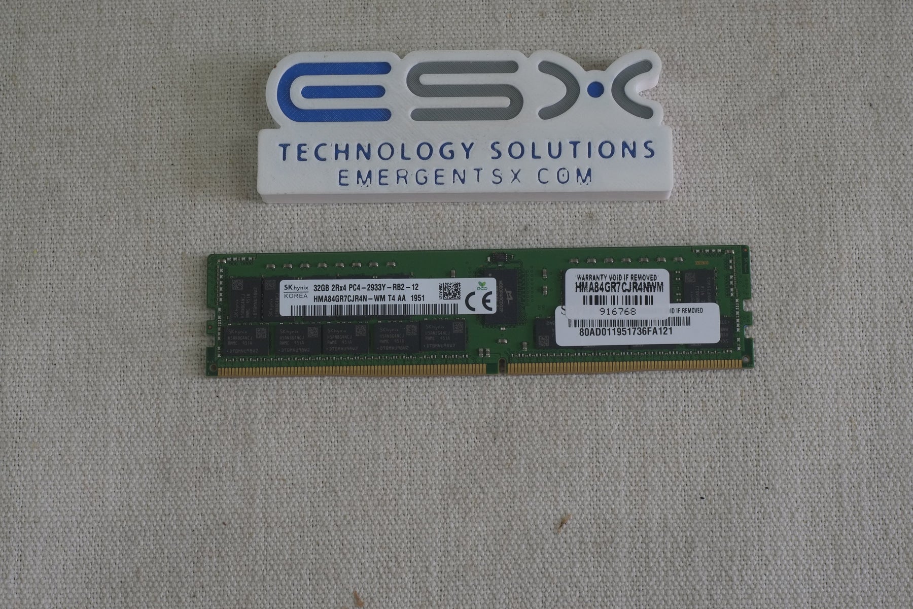 Hynix HMA84GR7CJR4N-WM 32GB 2Rx4 PC4-2933Y DDR4 ECC Server Memory RDIMM