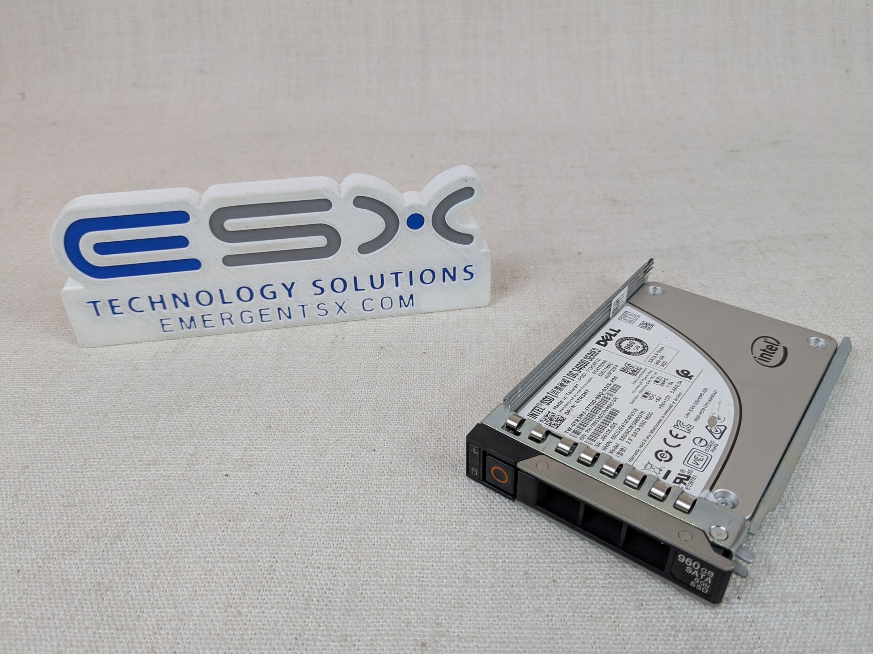 Dell TR3MY 960GB 6Gb/s 2.5" SATA Mix Use SSD SSDSC2KG960G7R w/ 14G Tray