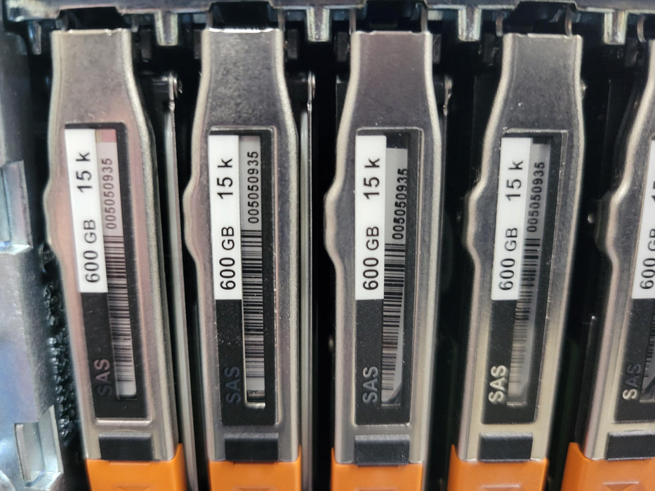EMC 2U, 25-Bay shelf with 25 x 600GB 15K 2.5" 6G SAS Drive – PN: 005050935