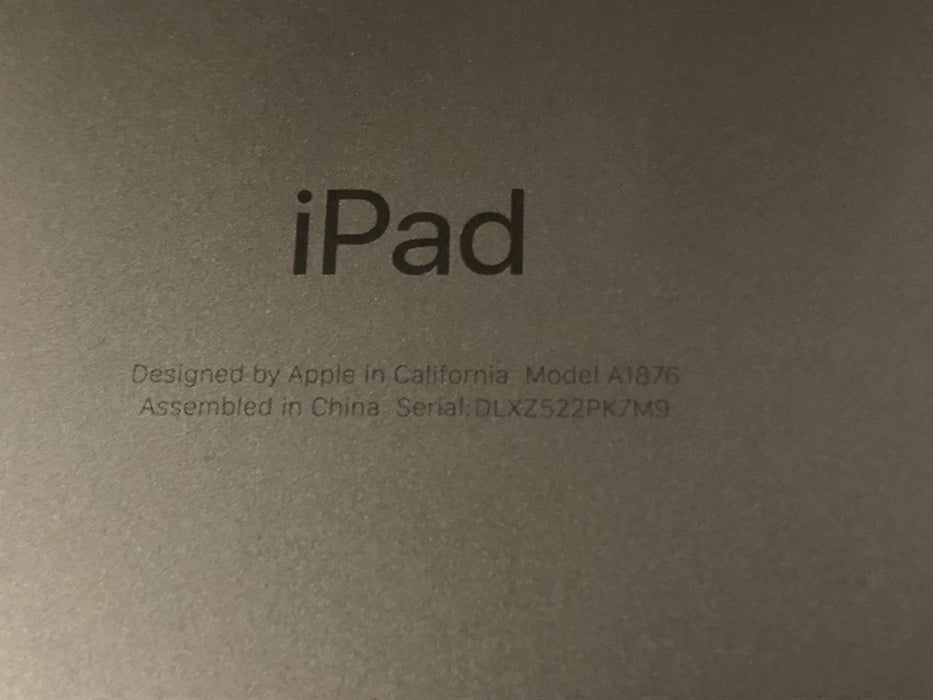 Apple iPad Pro 3rd Gen, Wi-Fi only, 12.9”, 4gb Ram, 64gb SSD - yellow screen