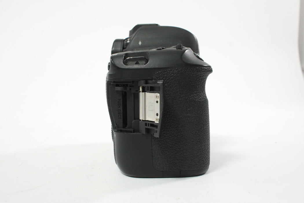 Canon 6D DSLR Camera Body with Shutter Count of 124,975