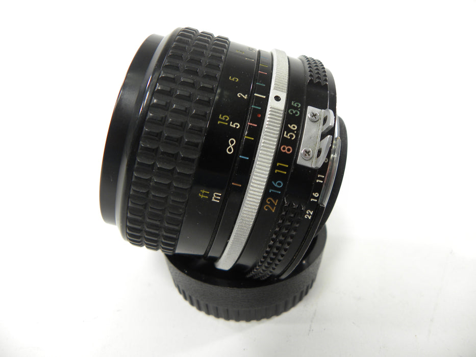Nikon Nikkor 28mm f3.5 F Mount