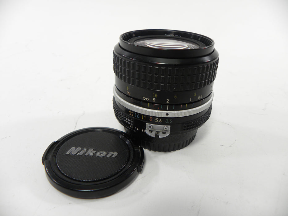 Nikon Nikkor 28mm f3.5 F Mount