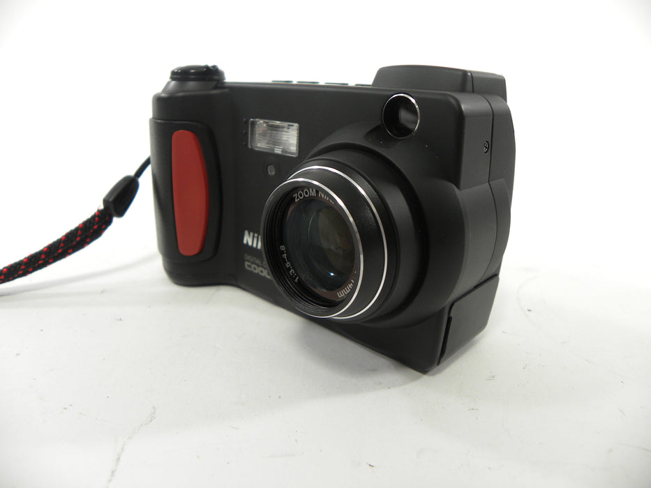 Nikon Coolpix E800 Digital Camera AS IS