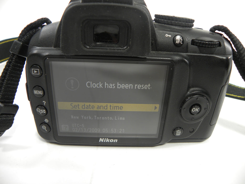 Nikon D3000 10mp Digital SLR w/Nikkor AF-S 18-55mm Shutter Ct. 5,499