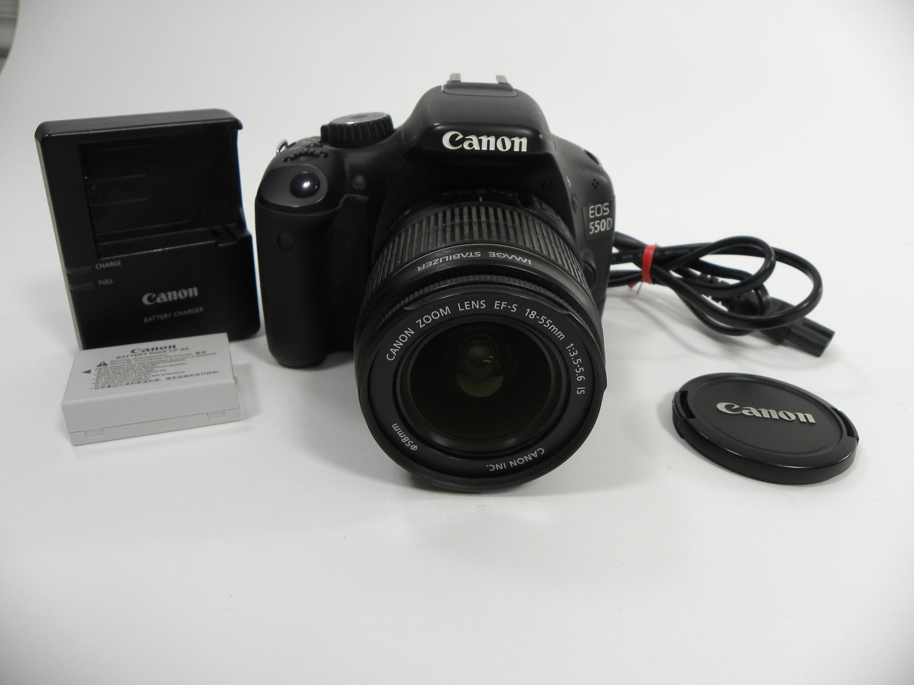Canon EOS T2i - 550D 18mp Digital SLR w/EF-S 18-55 IS Shutter ct. 7,322