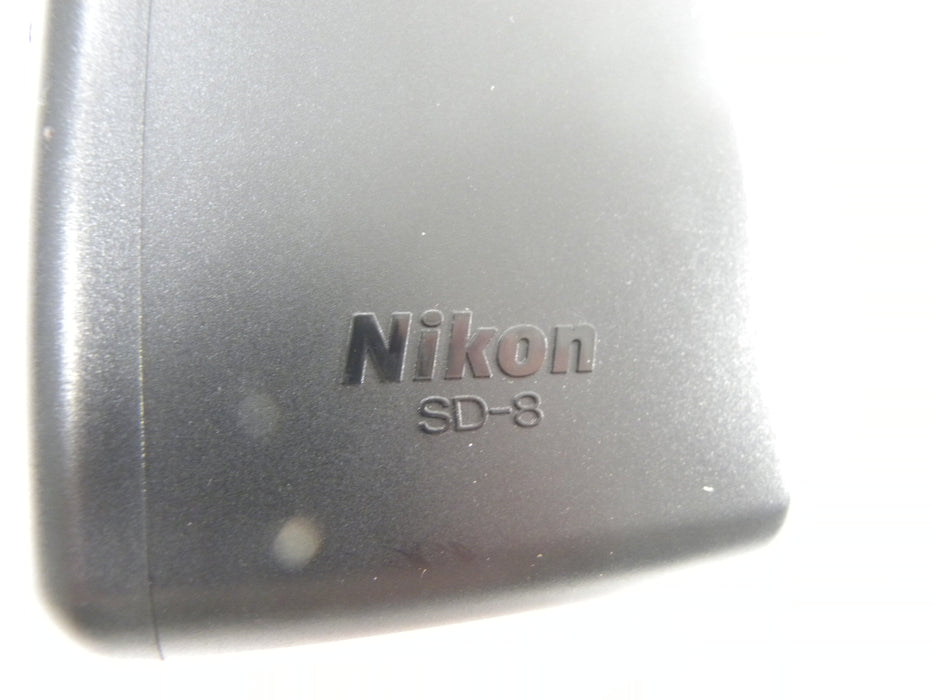 Nikon SD-8 battery pack