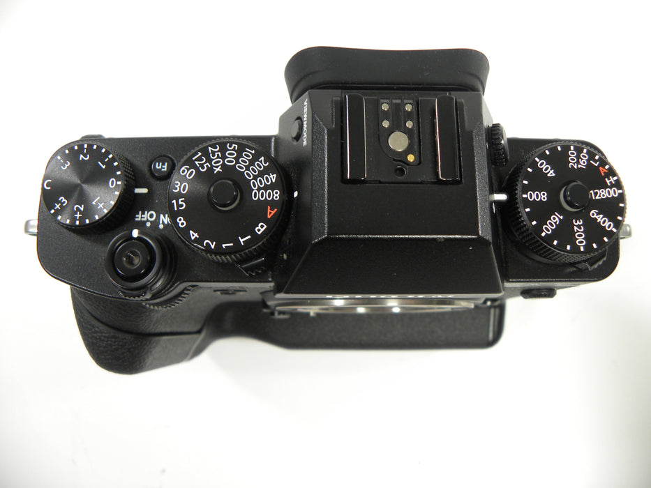 Fujifilm X-T3 26.1mp Digital Mirrorless body only w/VG-XT3 Grip Shutter Ct. 3
