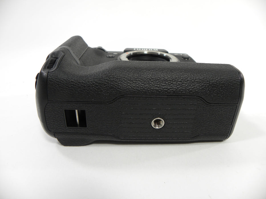Fujifilm X-T3 26.1mp Digital Mirrorless body only w/VG-XT3 Grip Shutter Ct. 3