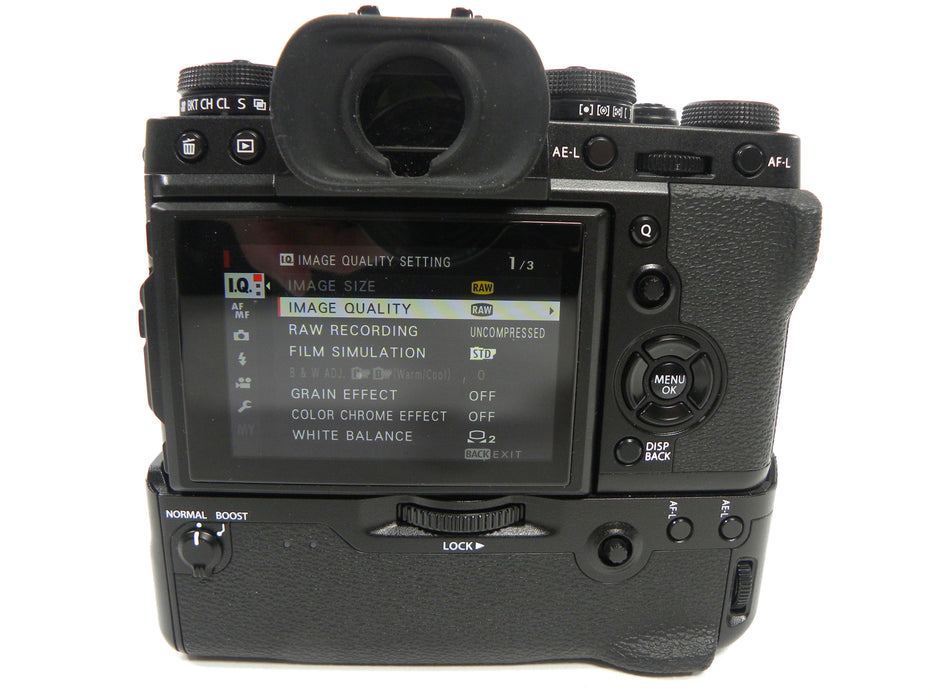 Fujifilm X-T3 26.1mp Digital Mirrorless body only w/VG-XT3 Grip Shutter Ct. 3