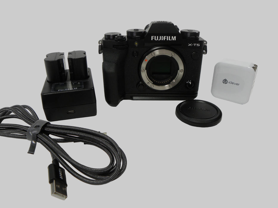 Fujifilm X-T5 40.2mp Digital Mirrorless w/MHG Grip Shutter Ct. 2,819