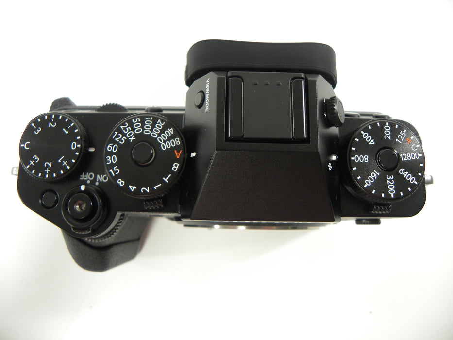 Fujifilm X-T5 40.2mp Digital Mirrorless w/MHG Grip Shutter Ct. 2,819