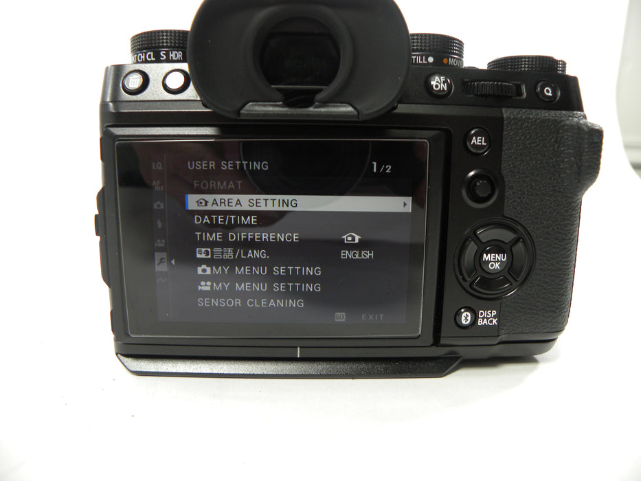 Fujifilm X-T5 40.2mp Digital Mirrorless w/MHG Grip Shutter Ct. 2,819