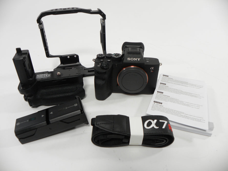 Sony a7R IV 4K 61mp Digital Mirrorless Body Only Shutter Ct. 4,415
