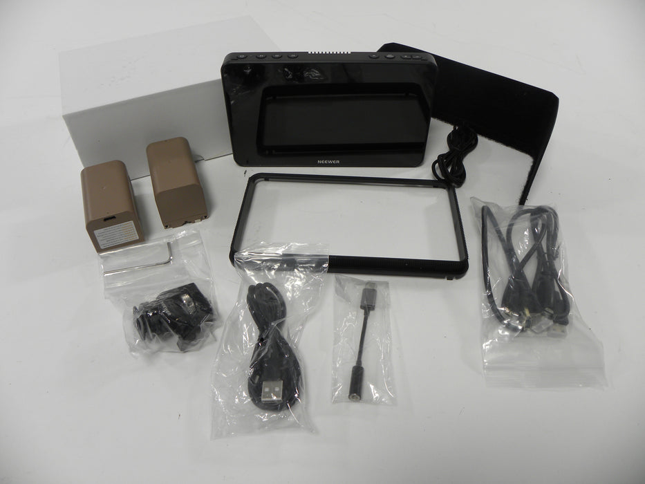 Neewer LCD Field Monitor Model F700