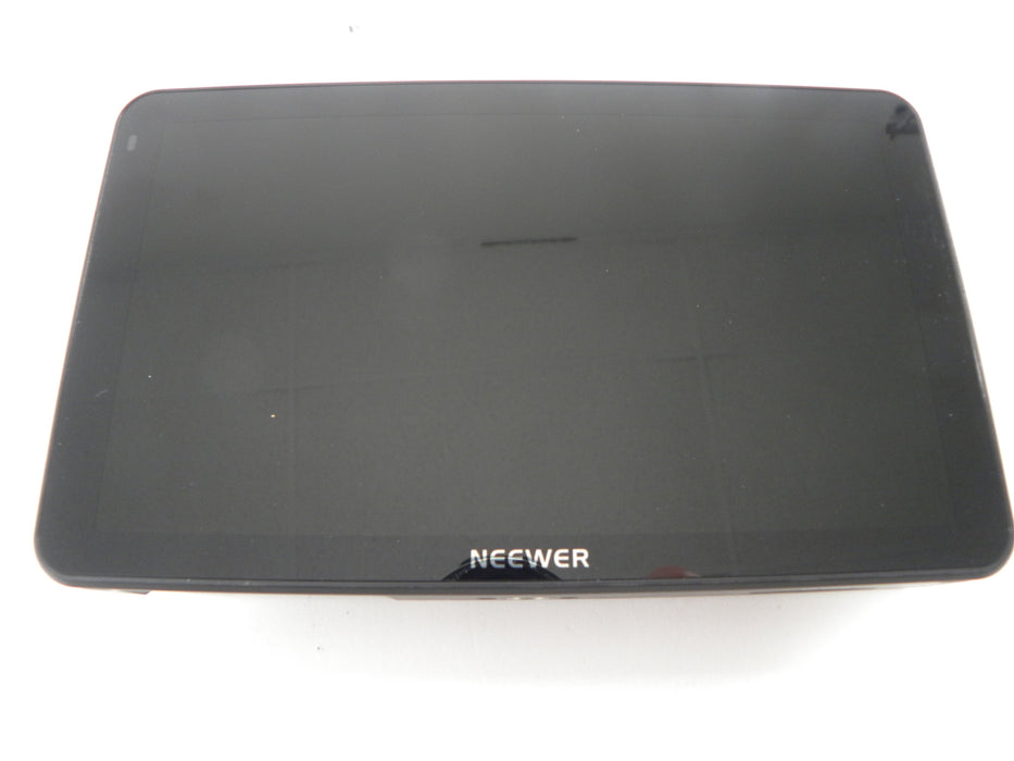 Neewer LCD Field Monitor Model F700