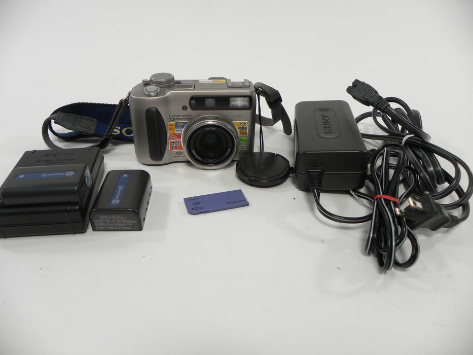 Sony Cyber Shot DSC-S75 3.3mp MPEG Movie EX digital Still Camera