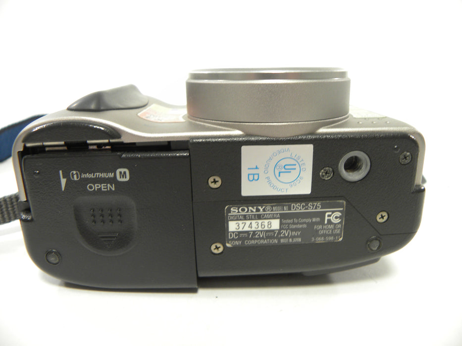 Sony Cyber Shot DSC-S75 3.3mp MPEG Movie EX digital Still Camera