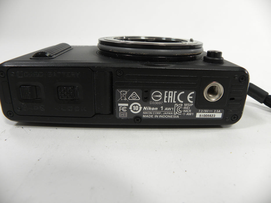 Nikon 1 AW1 14.2mp Digital Mirrorless Camera Body only (Parts) AS IS NO RETRUNS