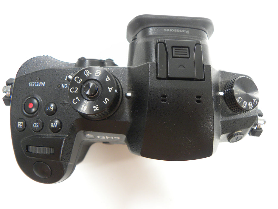 Panasonic Lumix GH5 20.3mp Digital Mirrorless Body Only Shutter Ct. 3,193