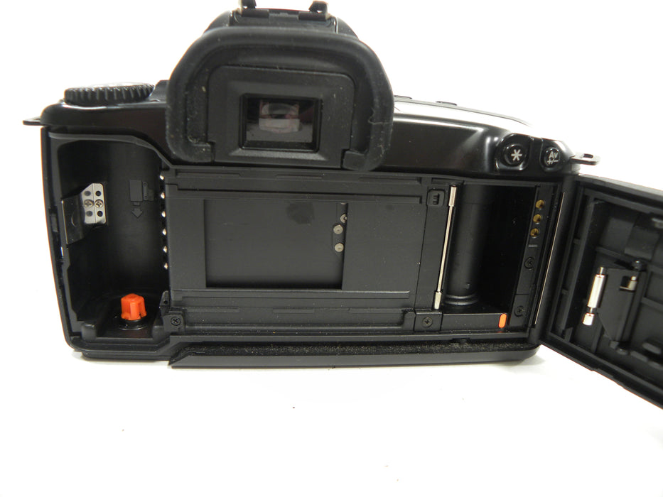 Canon EOS Rebel Xs 35mm SLR w/EF 28-105mm f3.5-4.5