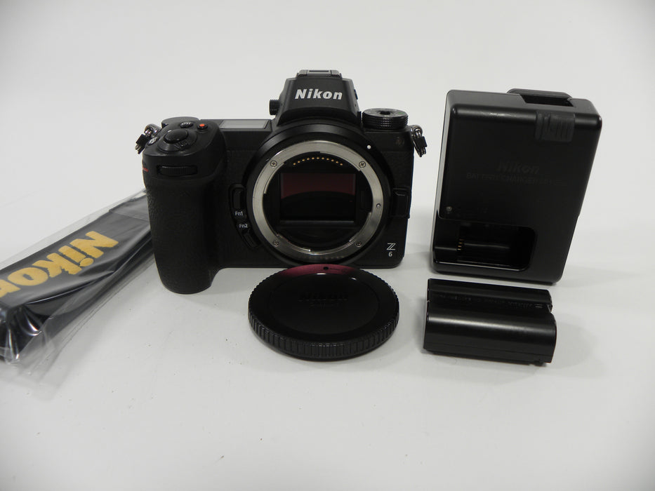 Nikon Z6 24.5mp Digital Mirrorless Camera Body Only Shutter ct. 6,052
