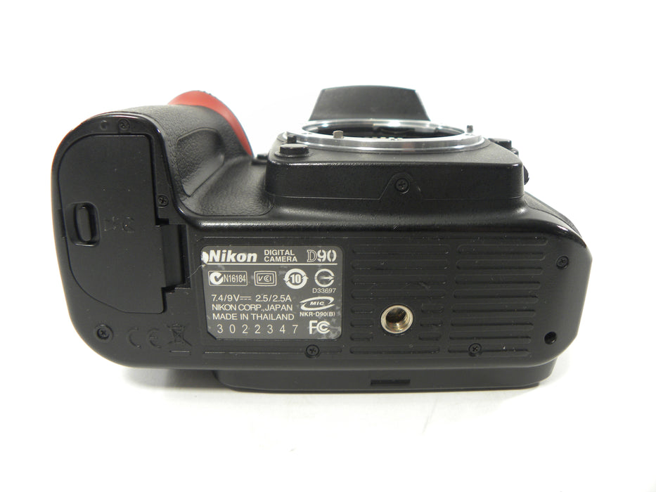 Nikon D90 12.3mp Digital SLR Camera body only (Parts)