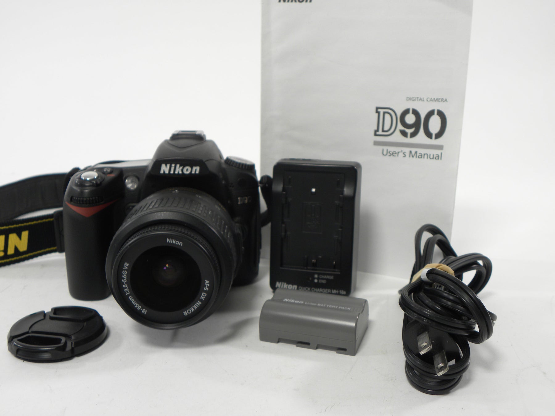 Nikon D90 12.3mp Digital SLR w/AF-S DX VR 18-55mm Shutter Ct. 6,622