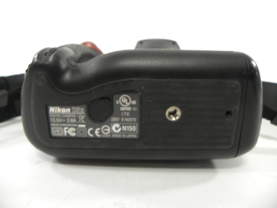 Nikon D2x 12.4mp Digital SLR Body Only Shutter Ct. 18,558