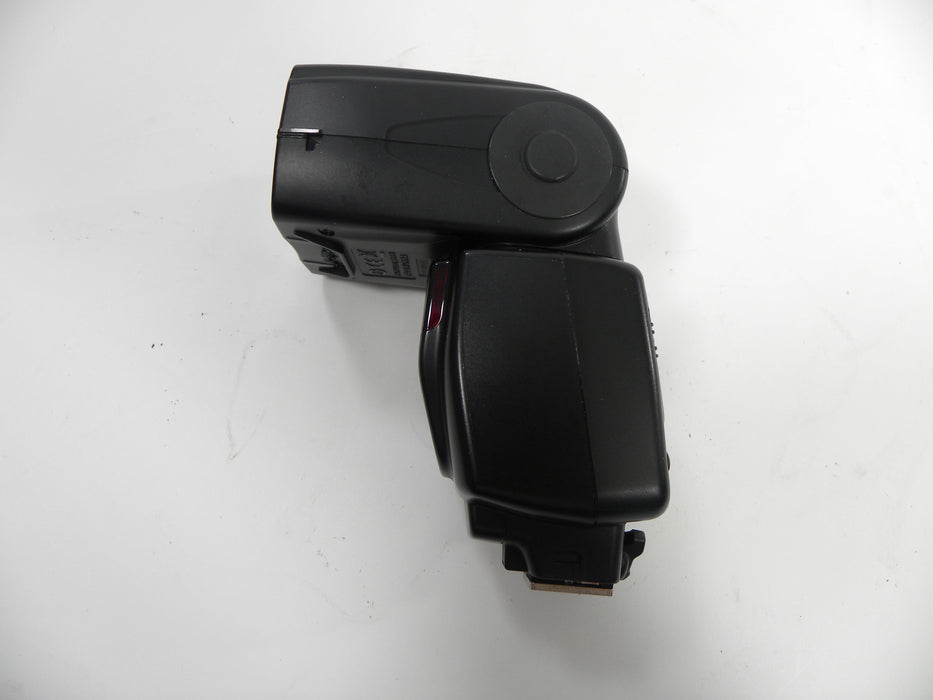 Nikon SB-700  Speedlight