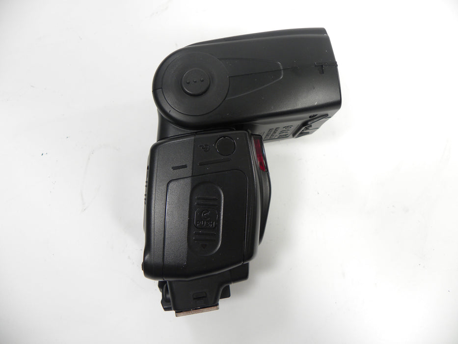 Nikon SB-700  Speedlight