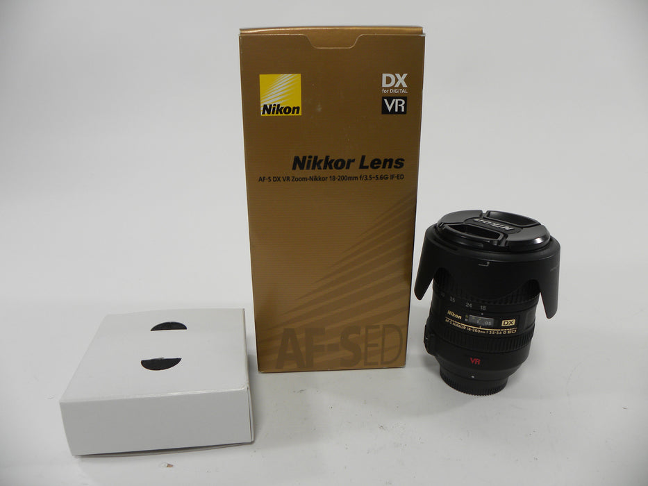 Nikon AF-S Nikkor DX VR ED IF 18-200mm f3.5-5.6G