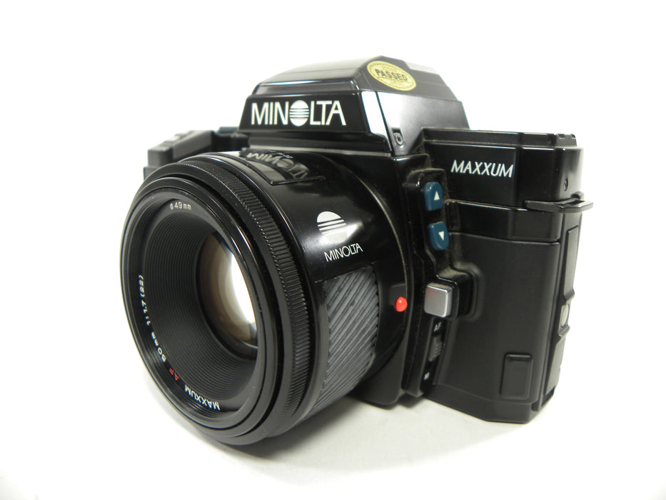 Minolta Maxxum 7000 35mm SLR w/Maxxum AF 50mm f1.7