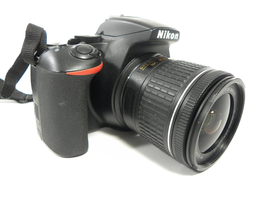 Nikon D3500 24.2mp Digital SLR w/AF-P Nikkor 18-55 shutter ct. 32,455