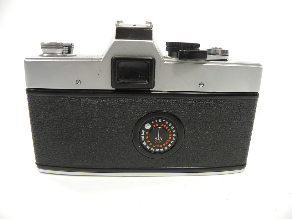 Minolta SRT101 35mm SLR w/Tokina SD 28-70mm f3.5-4.5
