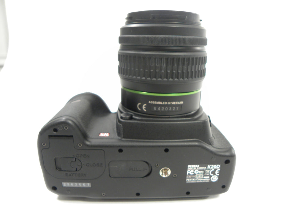 Pentax K20D 14.6mp Digital SLR w/Pentax-DA SMC 18-55mm Shutter Ct. 155