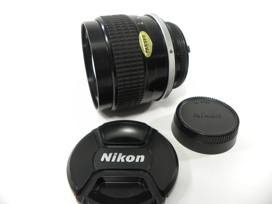 Nikon Nikkor 85mm f1.4 Ais lens   AS IS  No Returns