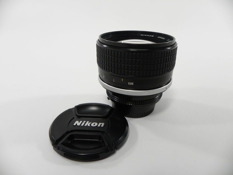 Nikon Nikkor 85mm f1.4 Ais lens   AS IS  No Returns