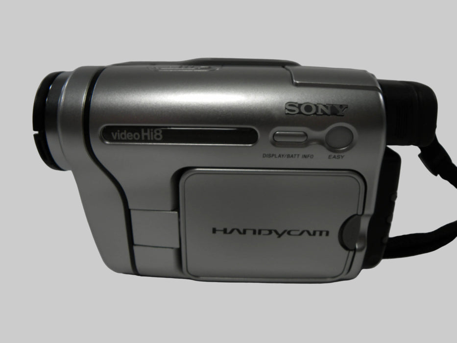Sony CCD-TRV138 Video Hi8 Handycam Camcorder