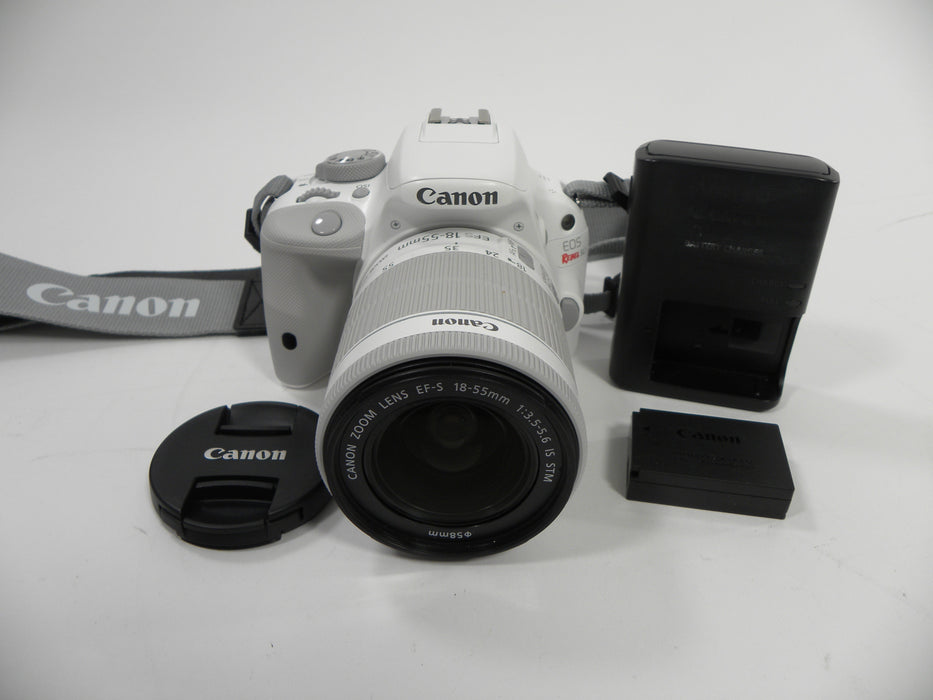 Canon EOS Rebel SL1 18.0mp Digital SLR w/EF-S 18-55 IS STM Shutter Ct. 675
