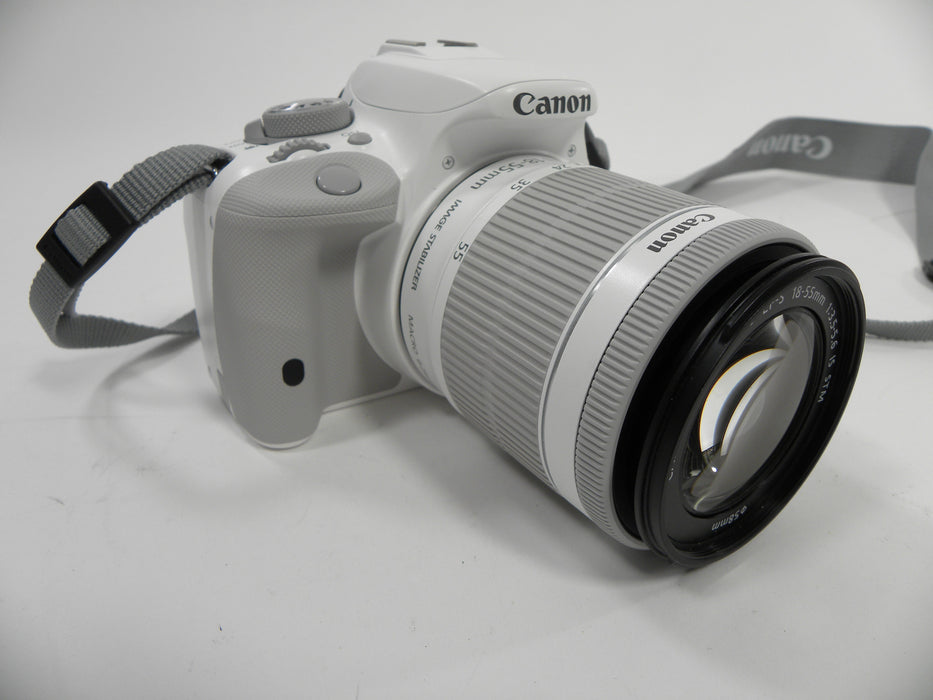 Canon EOS Rebel SL1 18.0mp Digital SLR w/EF-S 18-55 IS STM Shutter Ct. 675