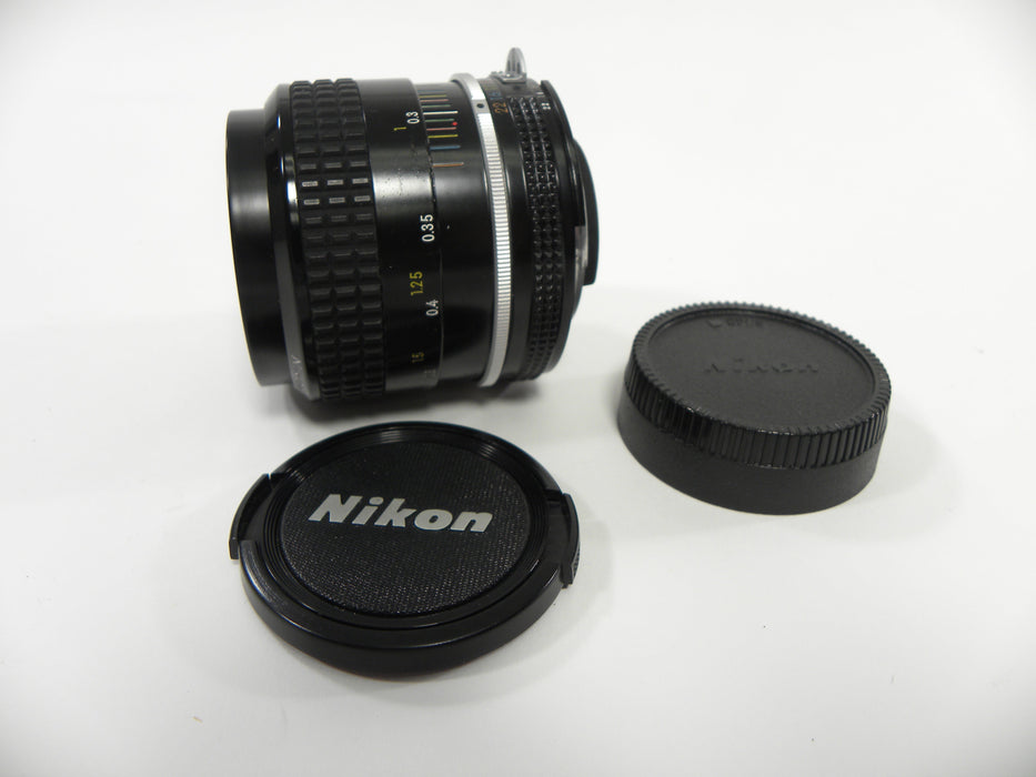 Nikon Nikkor 35mm f2 F Mount lens AS IS