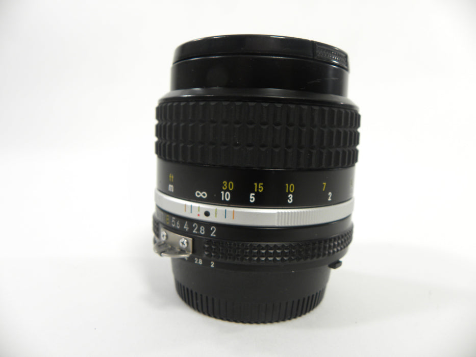Nikon Nikkor 85mm f2 F Mount Lens