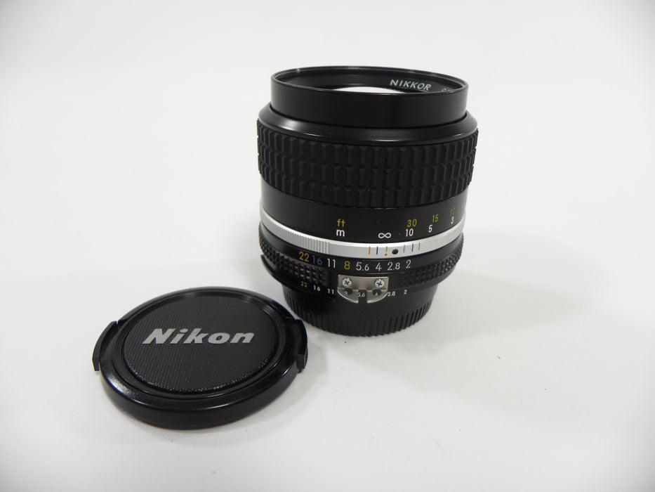 Nikon Nikkor 85mm f2 F Mount Lens