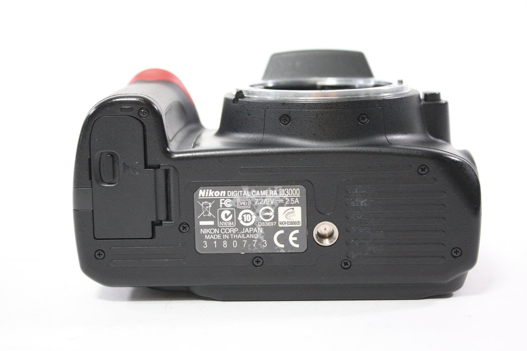 Nikon D3000 DSLR Camera with 18-55mm f/3.5-5.6 G DX VR AF-S Lens with Shutter Count 15,680